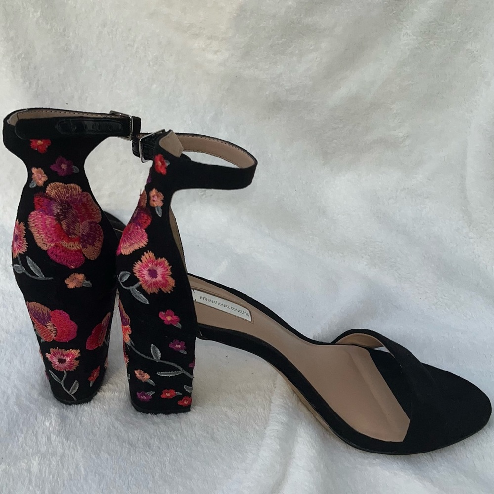 Floral embroidered black heels strappy sandal heel